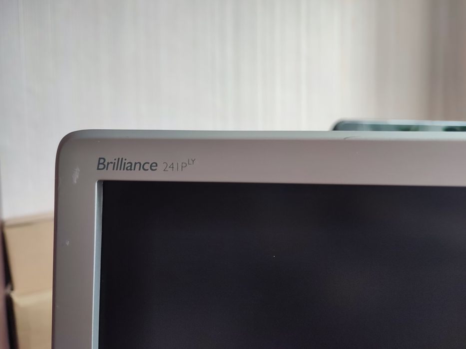 Монітор philips brilliance 24