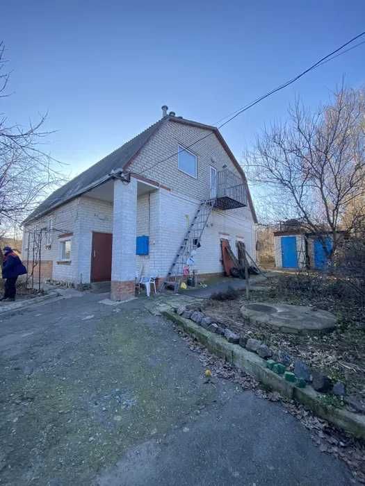 Продам 2х эт дом ,10мин от Харькова, 110м2 в жилом состоянии(код 5123)
