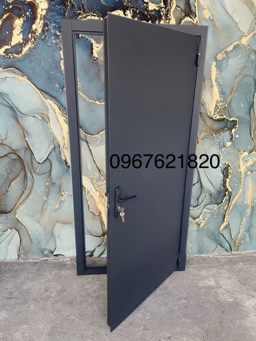 Міцні технічні двері для складів, цехів і виробничих приміщень