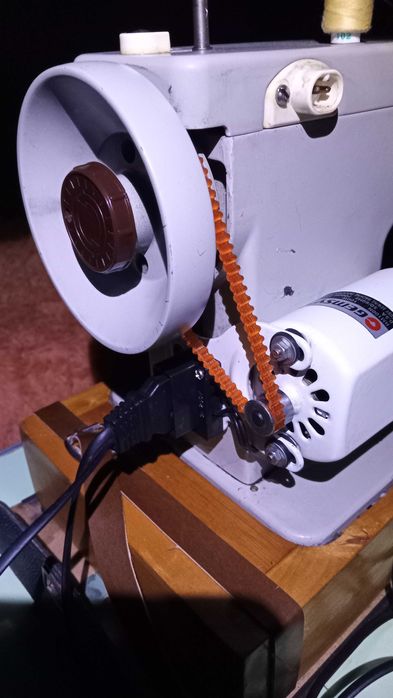 Швейная машинка чайка