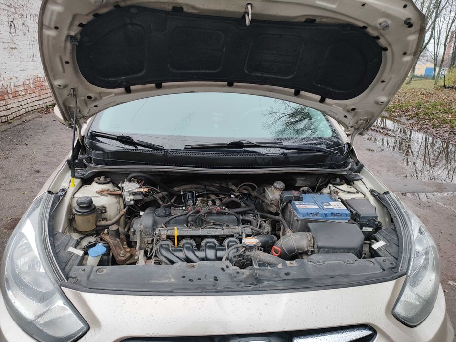 Hyundai Accent 2012 г. 1.4 газ/бенз. АКПП.Отличное состояние