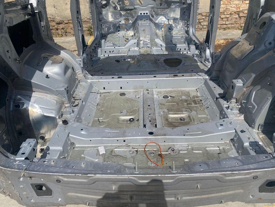 Кузов Четверть Лонжерон бочина Audi Q7 4M Ауді Кю7 4М Ауди Ку Кю