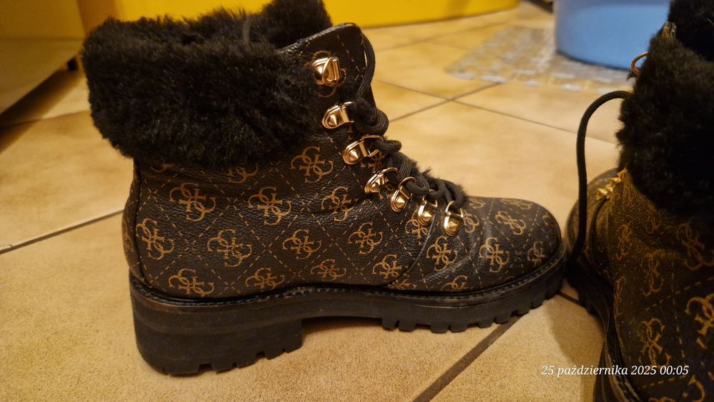 Botki zimowe GUESS 40