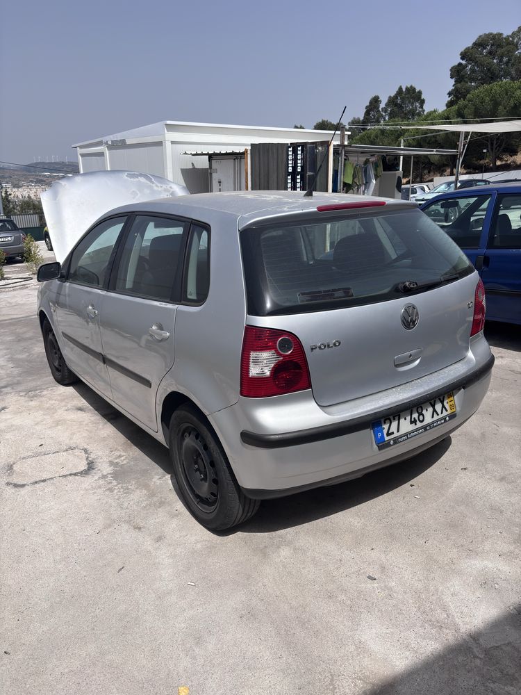 Polo 2004 vendo como esta com pequeno vazamento facil de resolver
