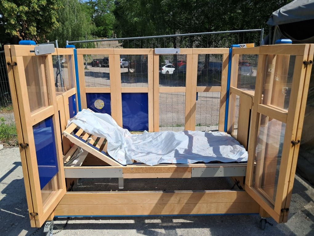Łóżeczko rehabilitacyjne dziecięce Kojec rozmiar 165x85cm elektryczne