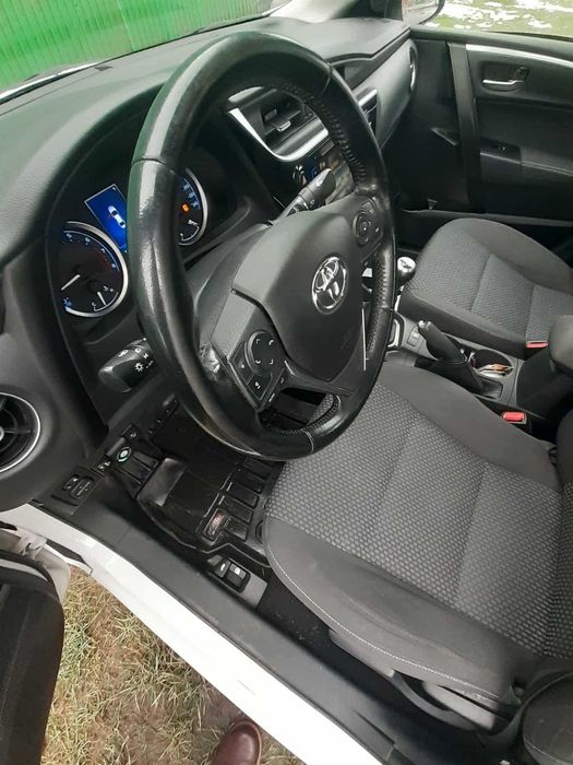 Toyota Corolla 1,6 sedan 2019r. GAZ+PB; pierwszy właściciel