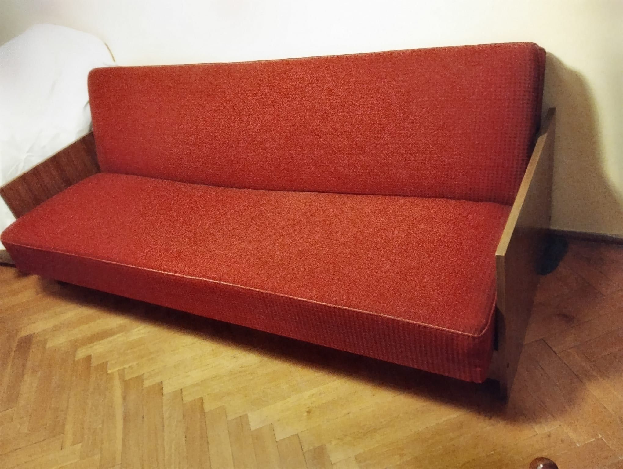 Bordowa Kanapa wersalka sofa tapczan do spania