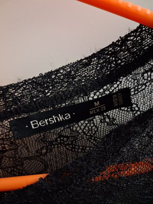 Блуза з мережива від Bershka
