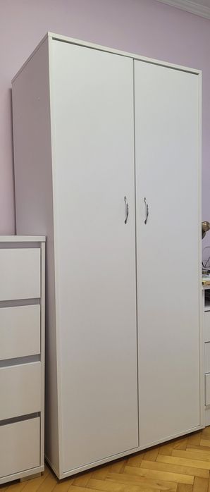 Шафа для одягу біла