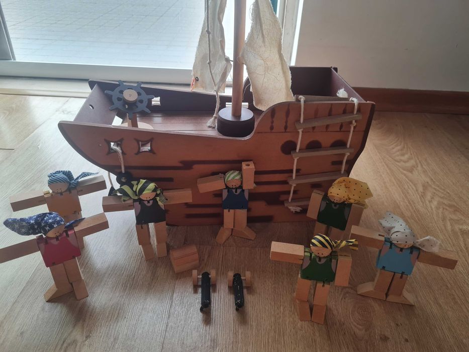 Navio Pirata em madeira