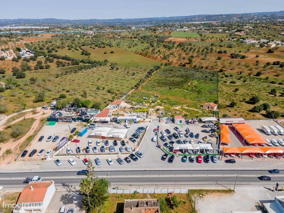 Terreno com acesso directo à Estrada Nacional 125 (EN 125), terreno de