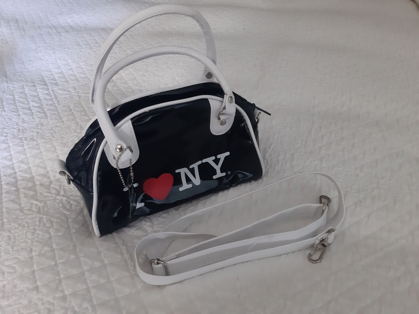 Malas novas "I < 3 NY"