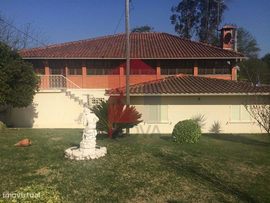 Vende-se Moradia com comércio, Pico de Regalados