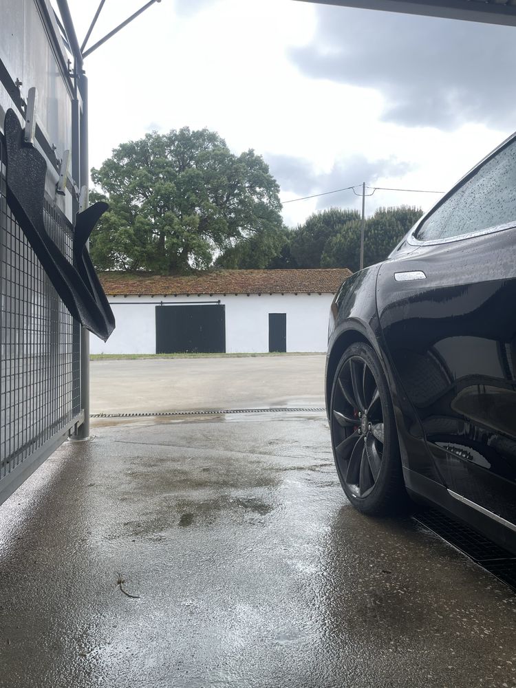 Tesla model s P85D
