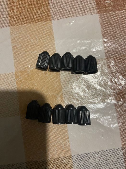 10 válvulas de pneus  de carro plastico cor preta