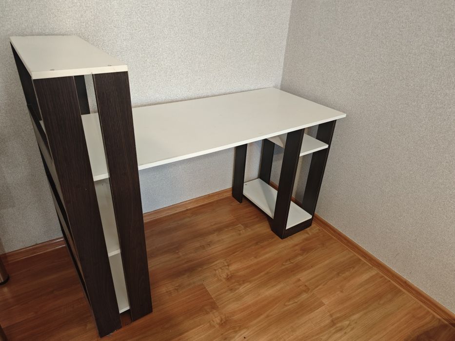 Стол компьютерный полноразмерный