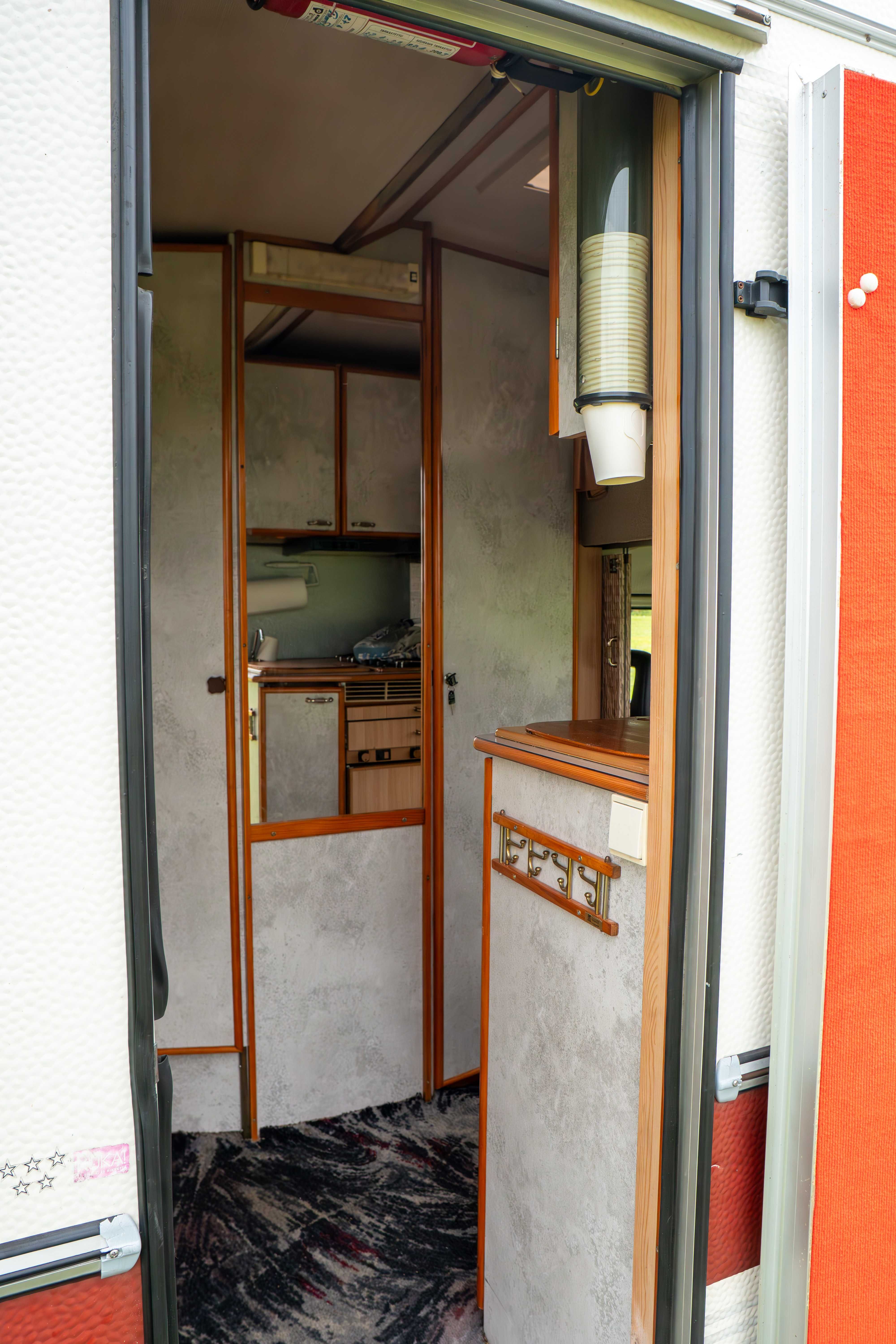 VW T3 Matkaaja 2.1 DJ Kamper