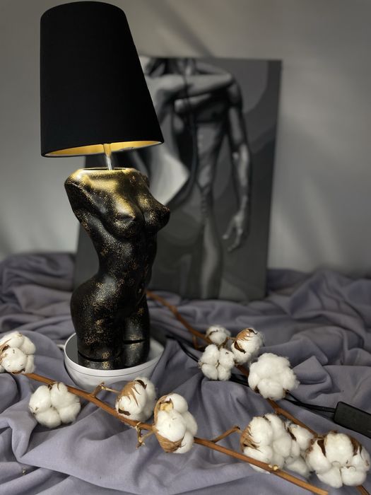 Світильник “Жіноче тіло”