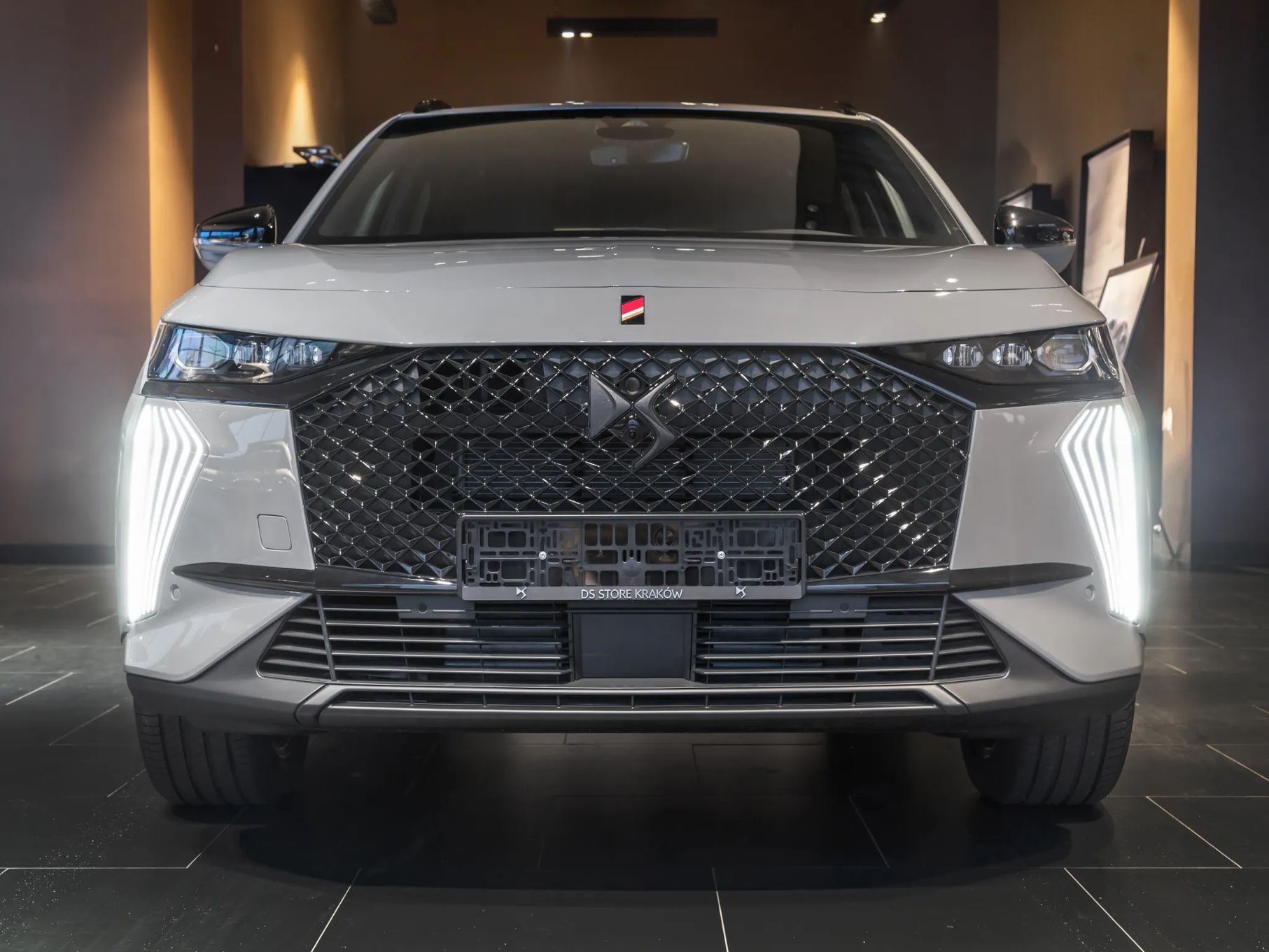 DS Automobiles DS 7 Crossback DS Automobiles DS 7 Crossback 1.6 E-Tense 4x4 Performance Line +