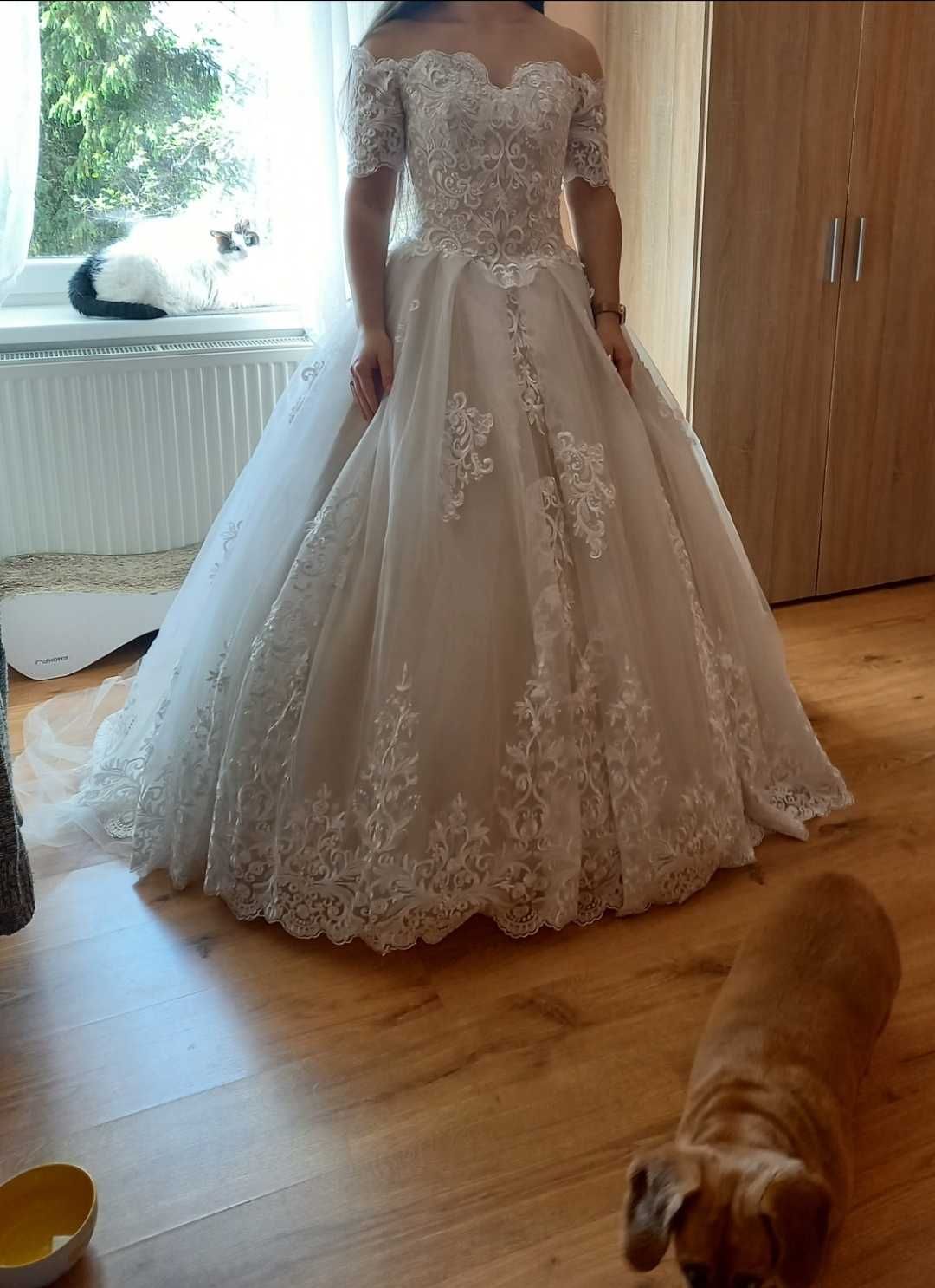 Suknia ślubna koronkowa Princess S