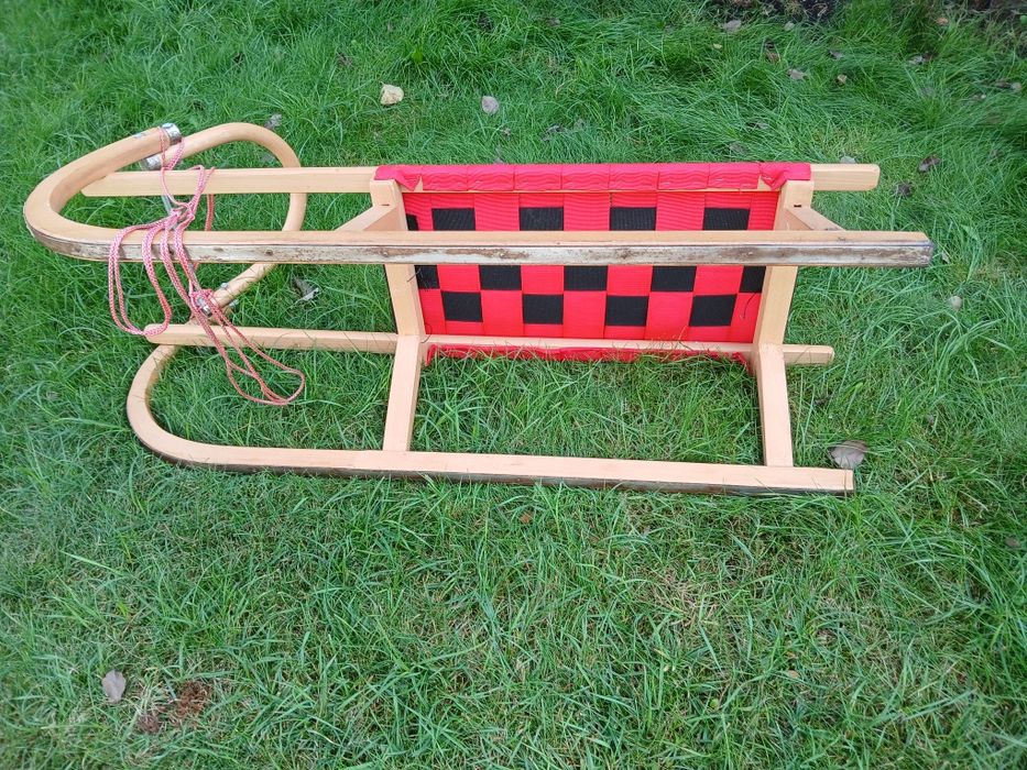 Drewniane duże sanki