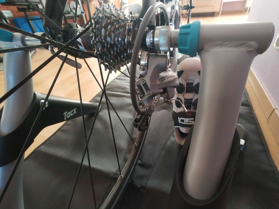 Rower triathlonowy Pearl Cycle + trenażer Tacx