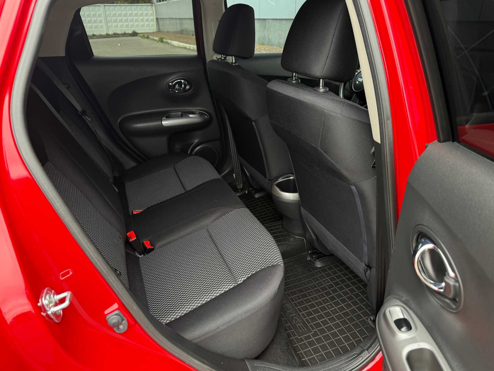 Nissan Juke  SE  2015