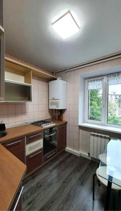 Двухкомнатная кв. евроремонт 23 Августа. Автономное отопление.