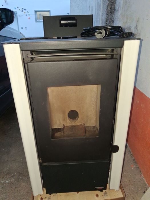 Salamandra pellets First 6 Kw