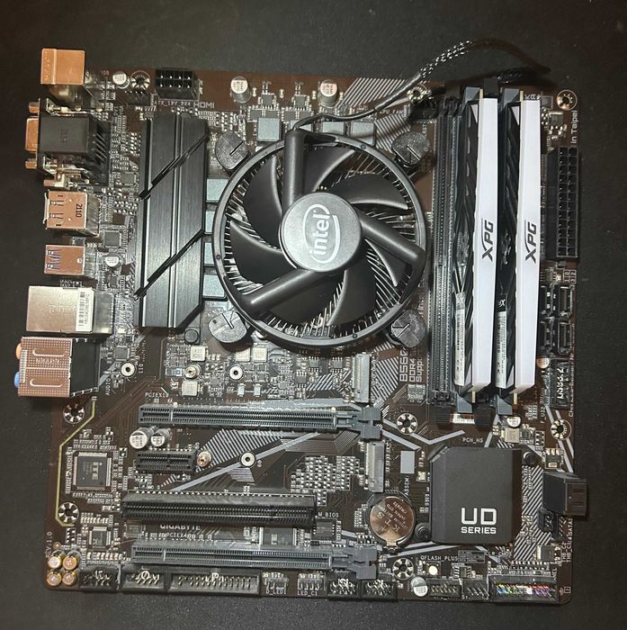 Płyta Główna B560m d3h + procesor i3 10100f + 2x8gb ddr4 3200mhz cl16