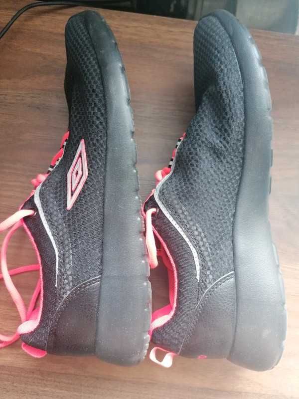 buty sportowe umbro