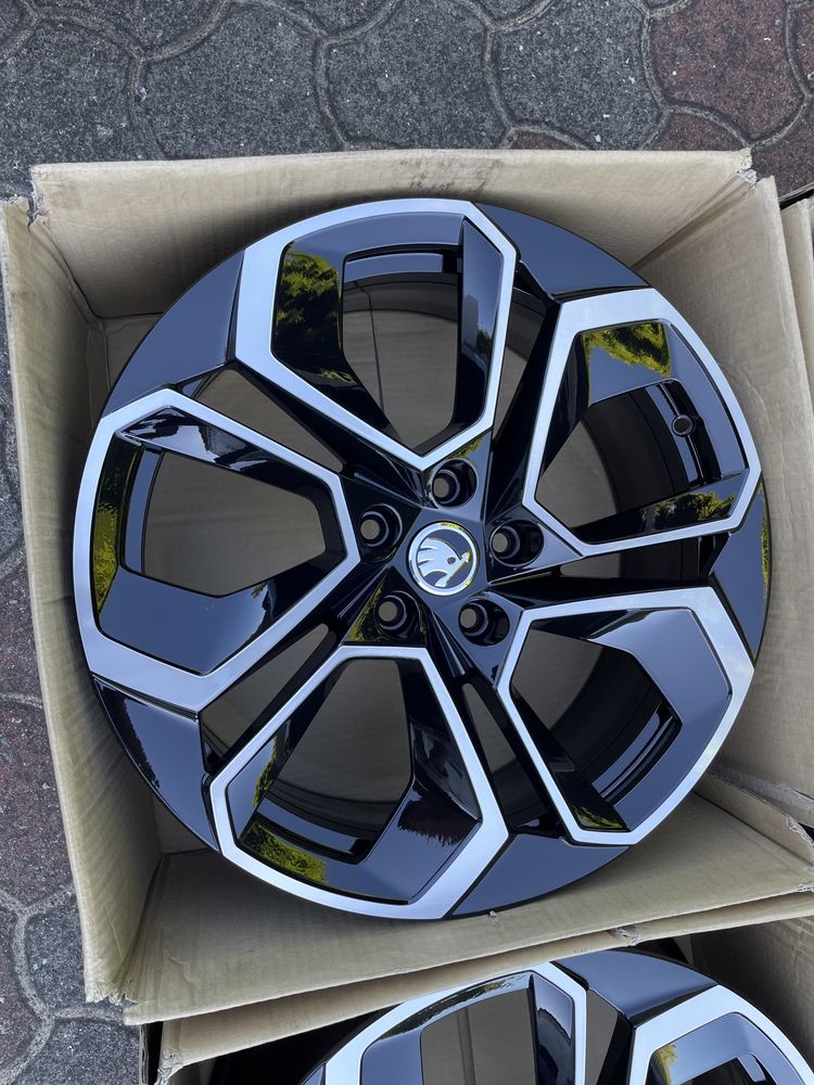 Felgi Skoda Octavia 4 Rs 19 cali idealne 5x112 superb 5e3