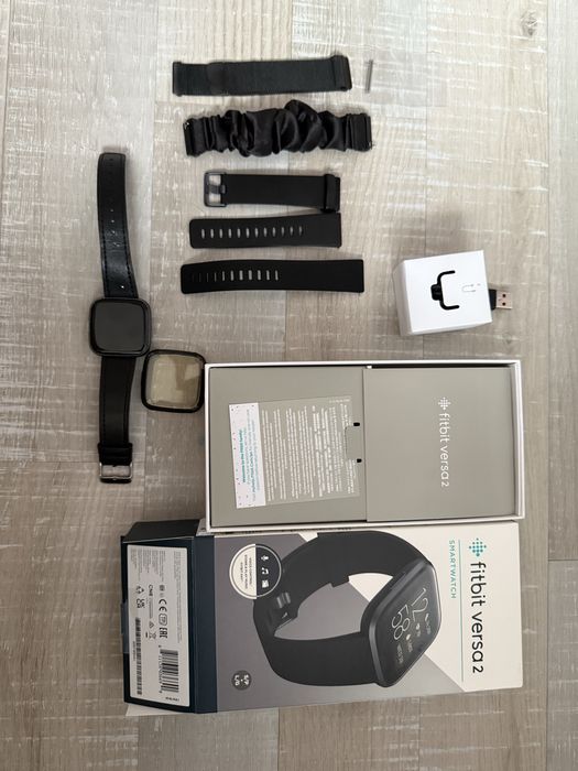 czarny zegarek smartwatch fitbit versa 2 od google damski/męski/unisex