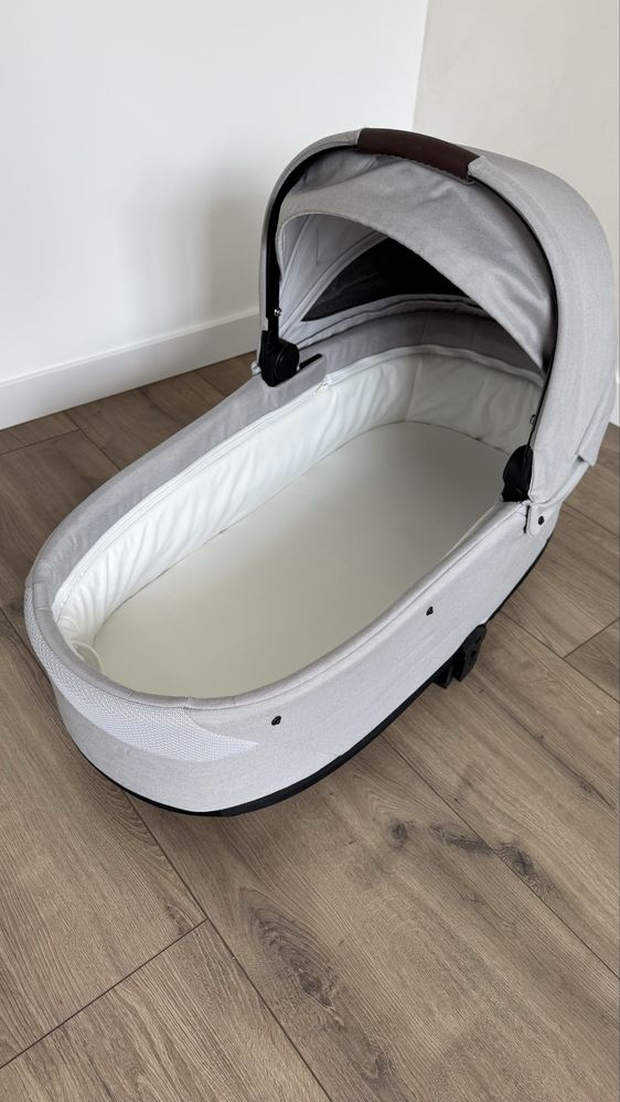 Візочок Cybex Balios S Lux 3 в 1 в кольорі Lava Grey на чорному шасі