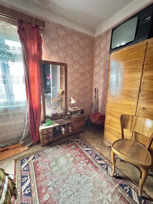 Продаж просторої 3-х кім.квартири без ремонту