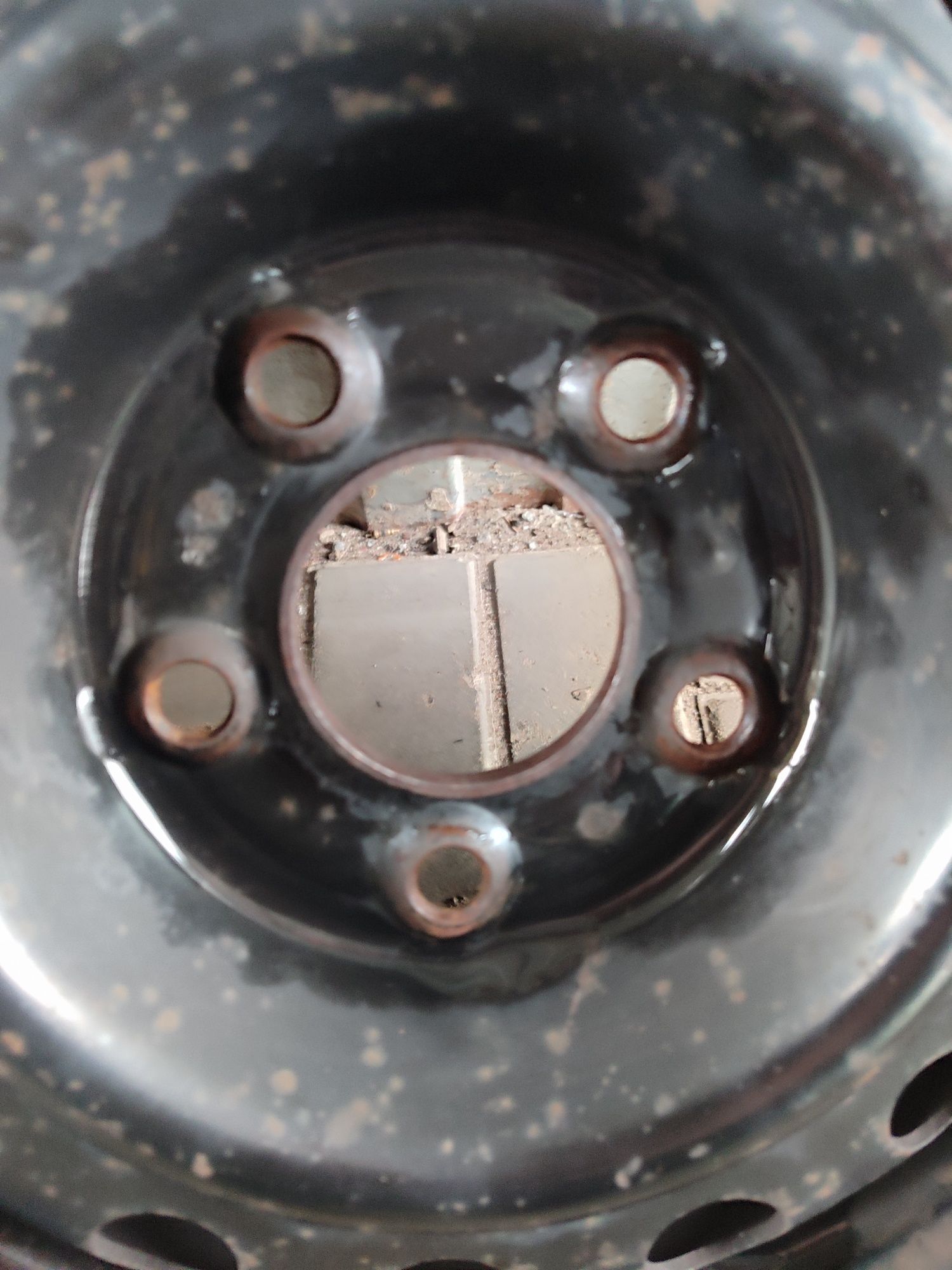Диски металеві r15 hyundai 5.114.3 dia 67.1