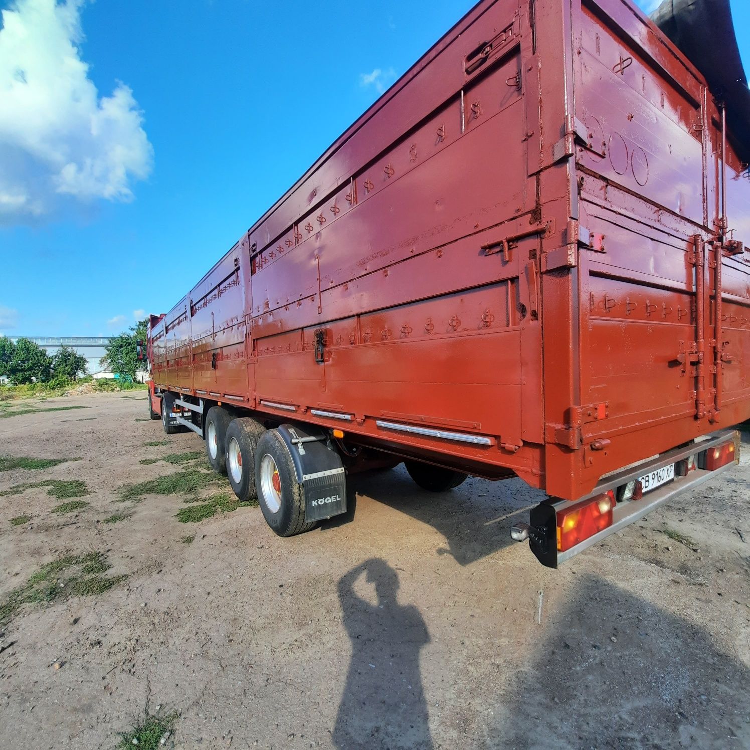 Продам напівпричіп бортовий зерновоз