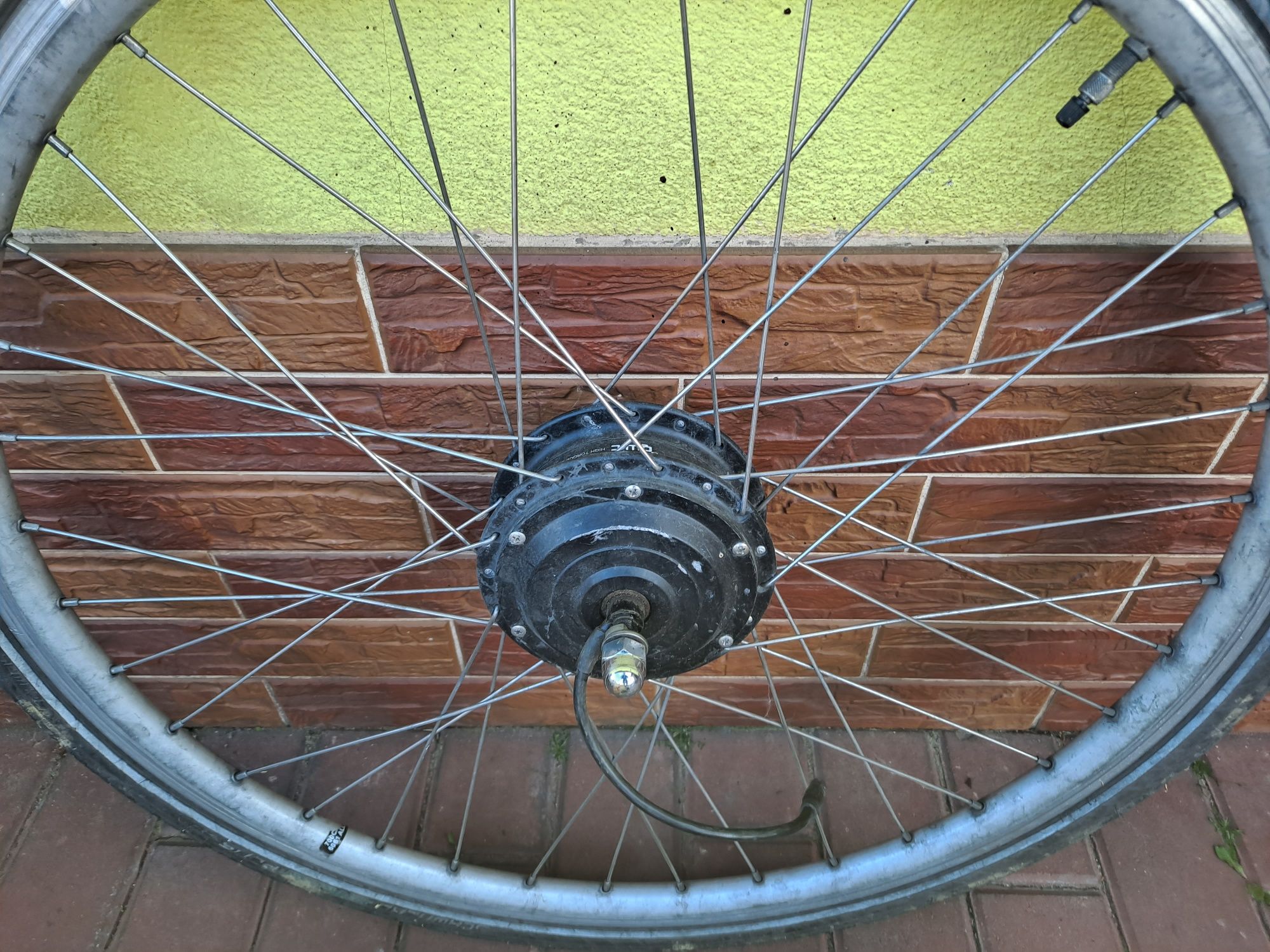Kolo z silnikiem do roweru elektrycznego