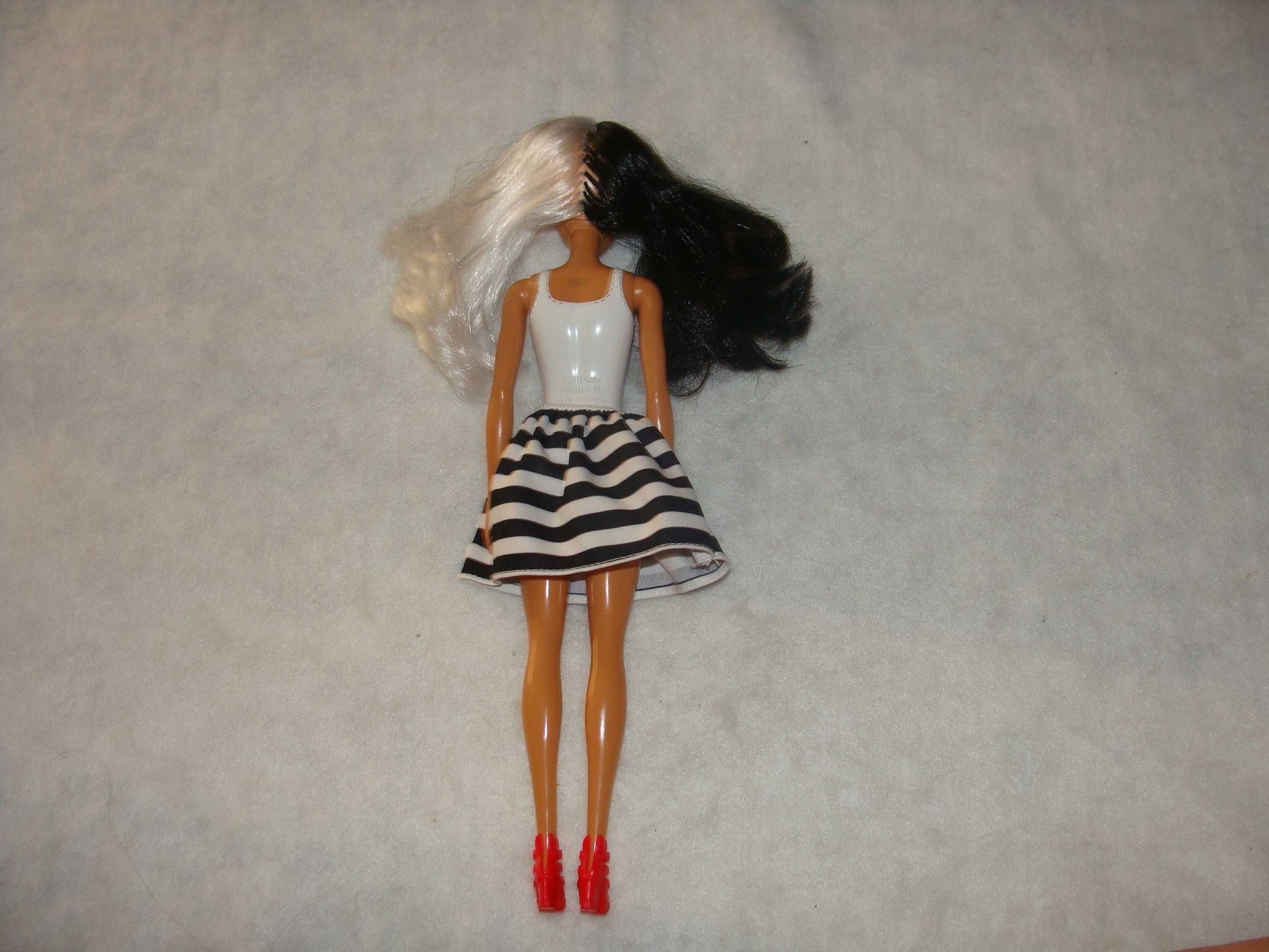 Barbie Color Reveal Doll (Ref. GMT49) de 2020