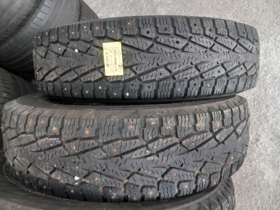 4 Pneus 235/85R16 Nokian 4x4 seminovos