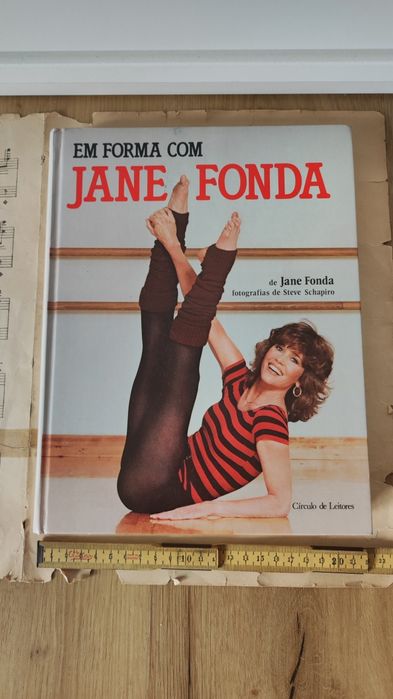 Livro  "Em forma com Jane Fonda" Antigo - Vintage