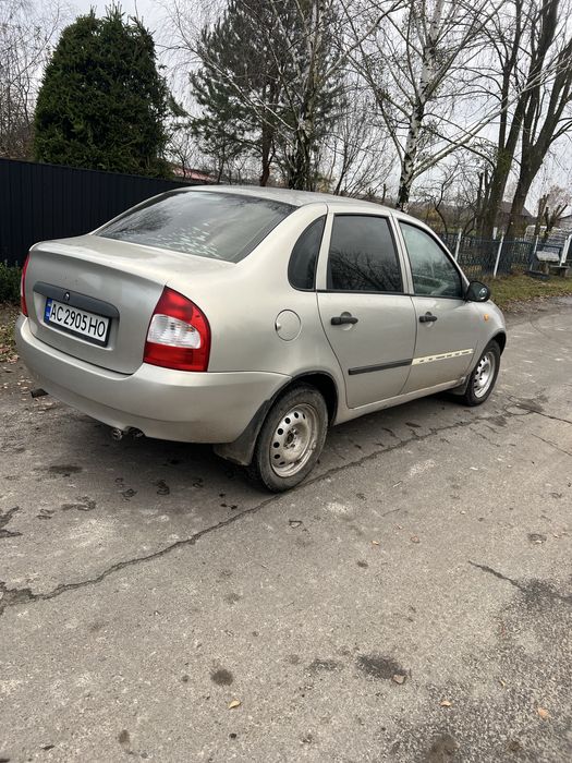 Продам машину все працює на ходу