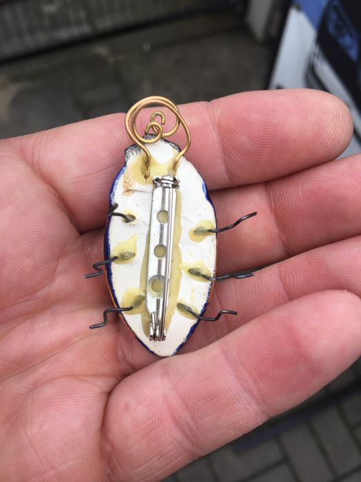 Брошка жук європа 50 роки форфр позолота кераміка. Привезена з європи.