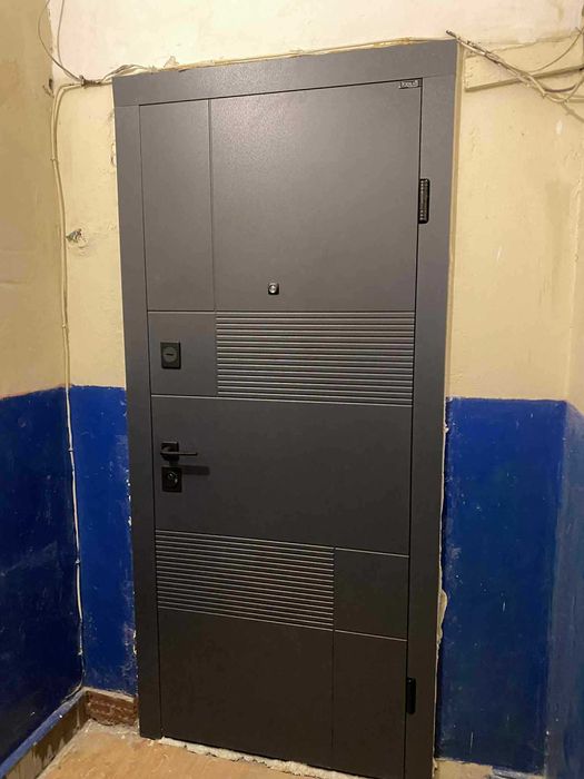 Вхідні та Міжкімнатні Двері