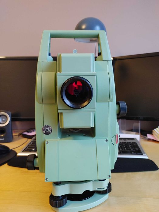 Tachimetr bezlustrowy Leica TCR 803 Power R400