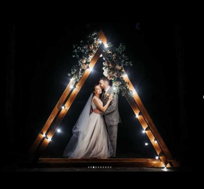 Арка на свадьбу треугольная деревянная весільна арка трикутник