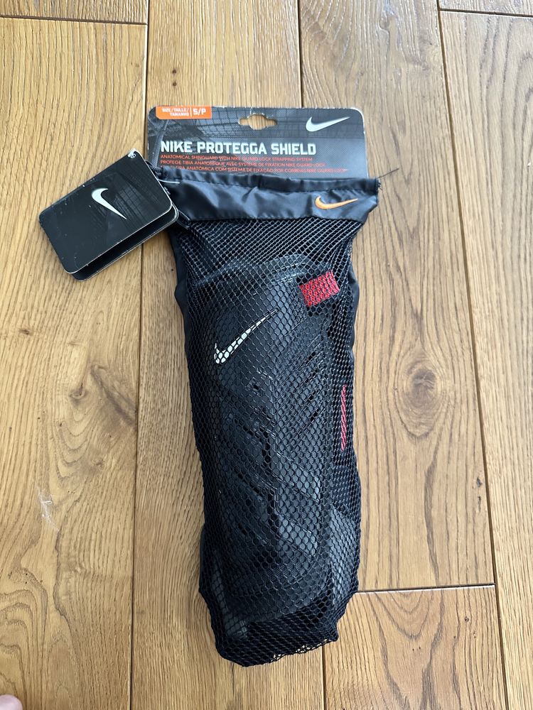 Nike nowe ochraniacze s piłkarskie protektor na lydki