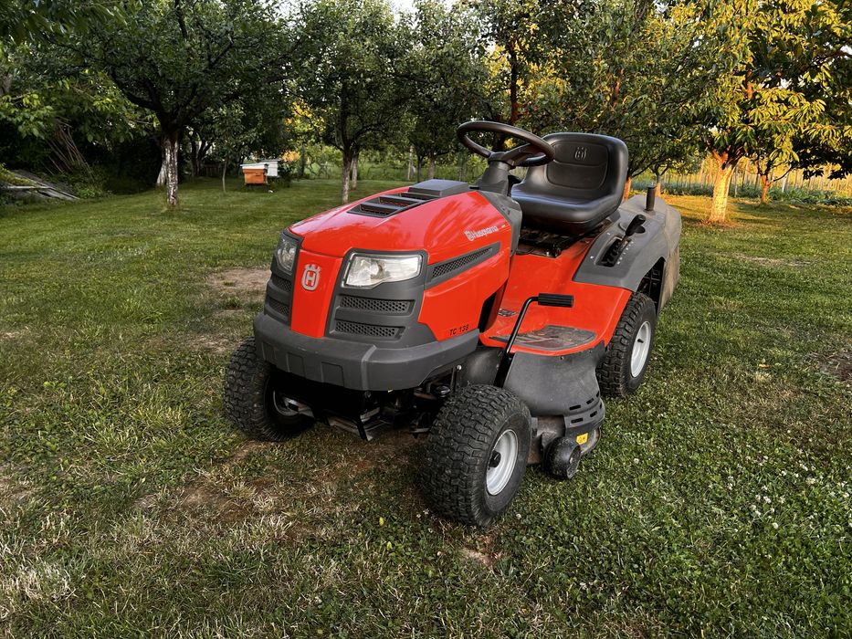 Послуги по обрізці кущів, покос газону великих площ