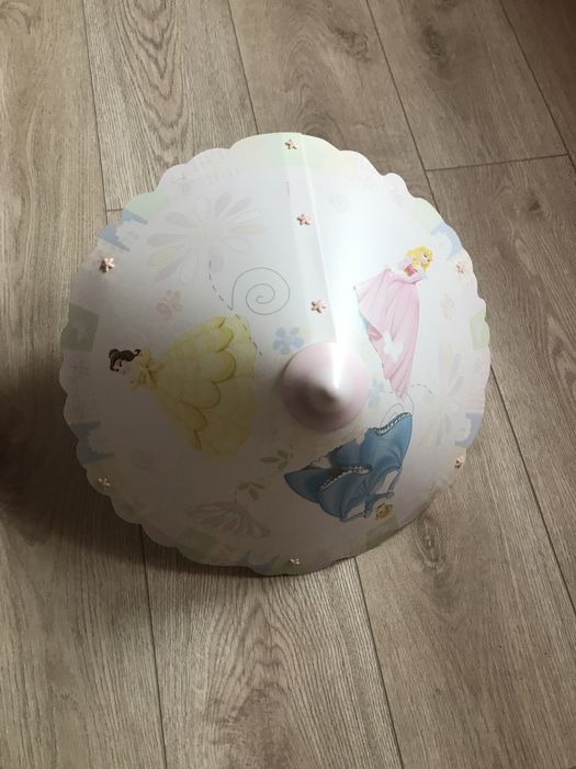 Abażur w barbie do pokoju dziewczynki