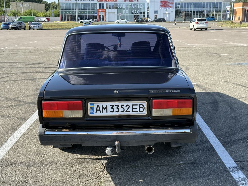 Автомобіль ВАЗ 21070